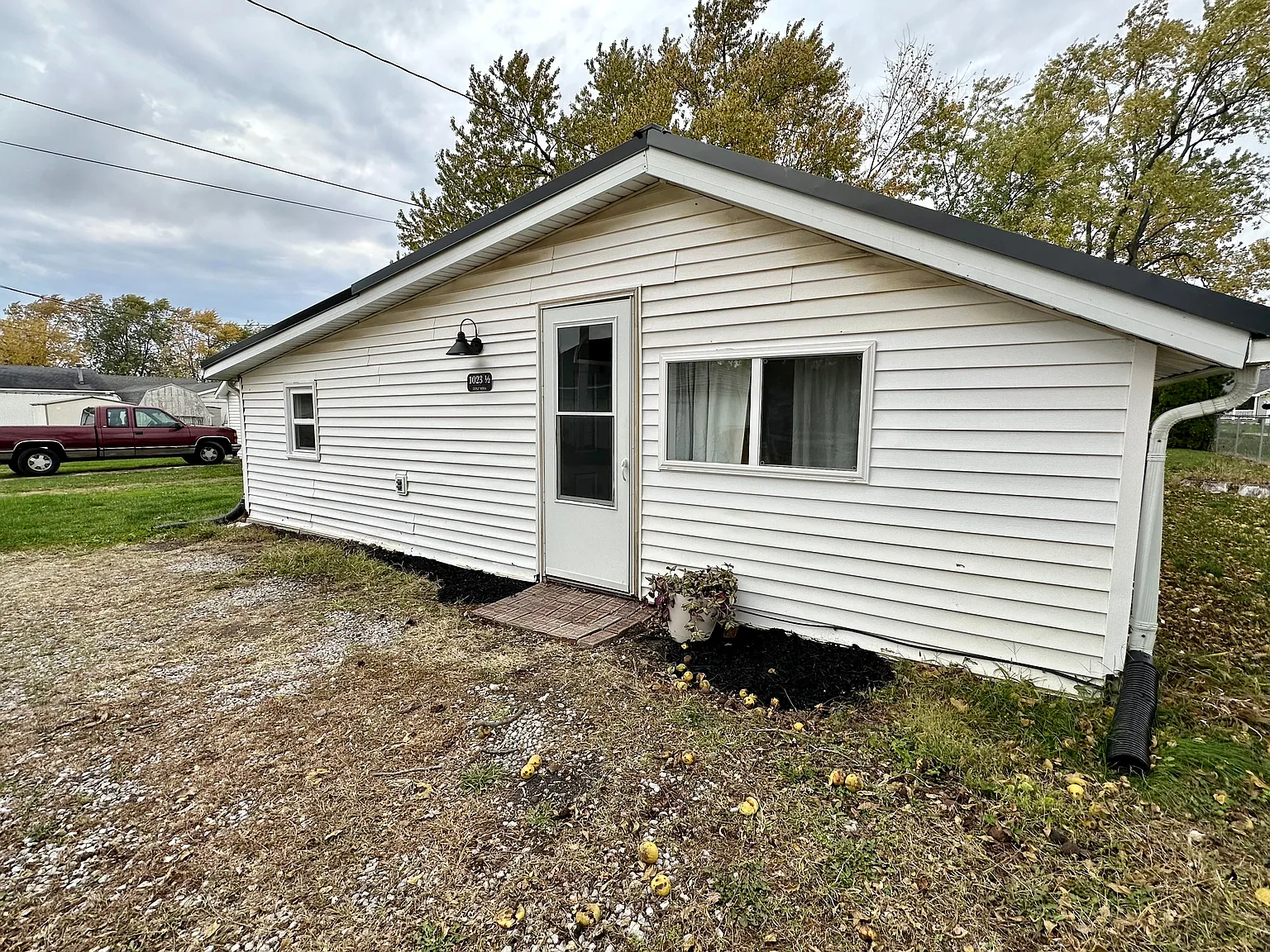 2 bed, 784 sqft, $800 — Photo 2