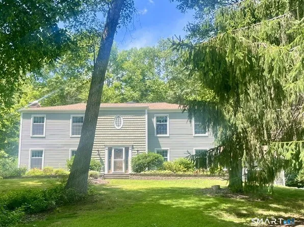 19 Legendary Road, East Lyme, CT 06333
