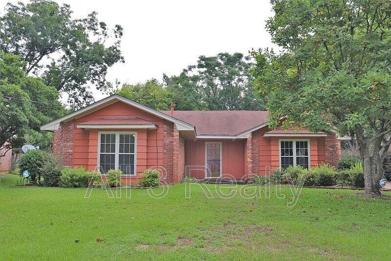 1st image of 520 Shady Grove Dr
