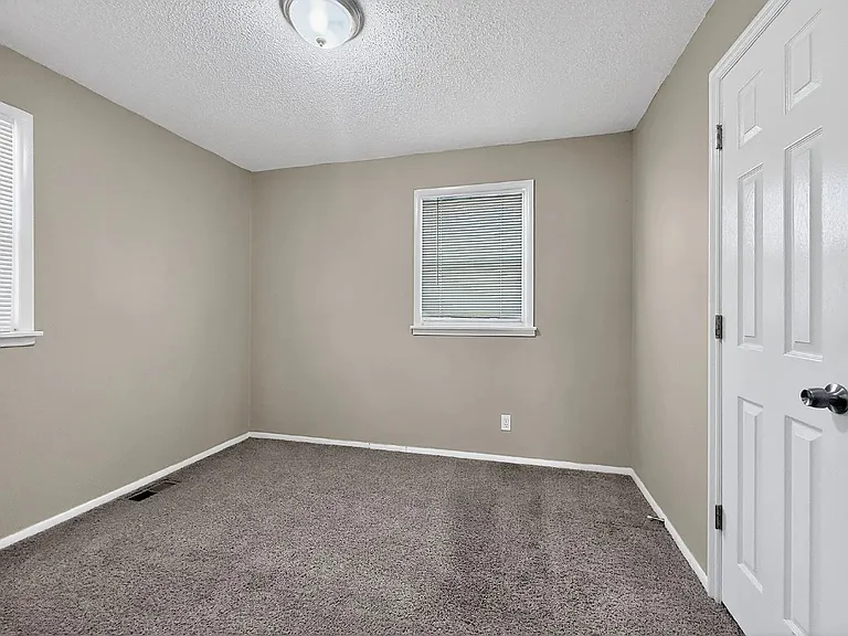 2916 S Roena St — Photo 11