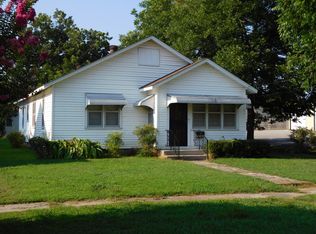 202 W 5th St, Rector, AR 72461