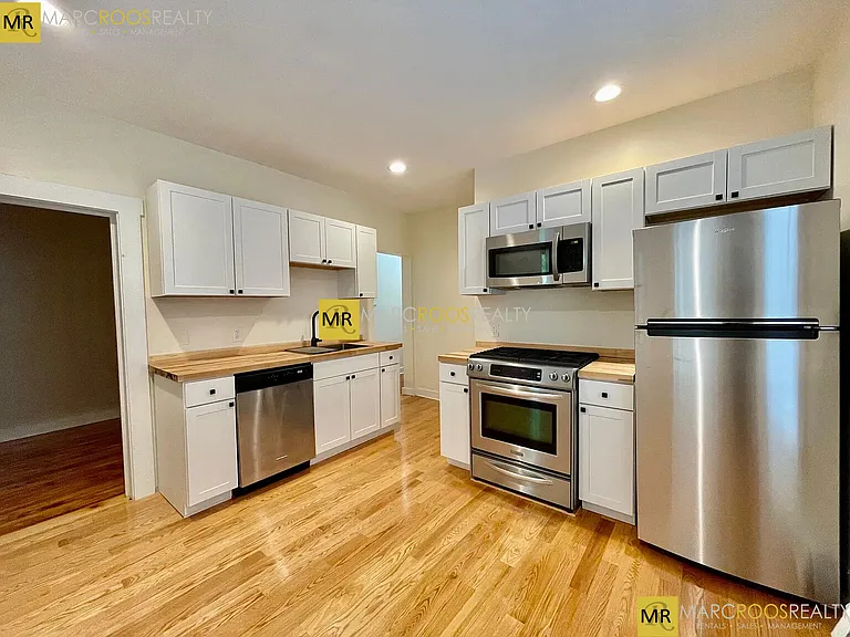 66 Pleasant St #3 — Photo 6