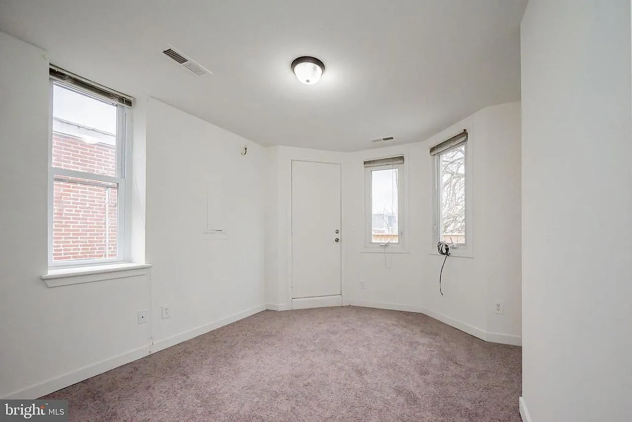 3 bed, 1600 sqft, $2,375 — Photo 4