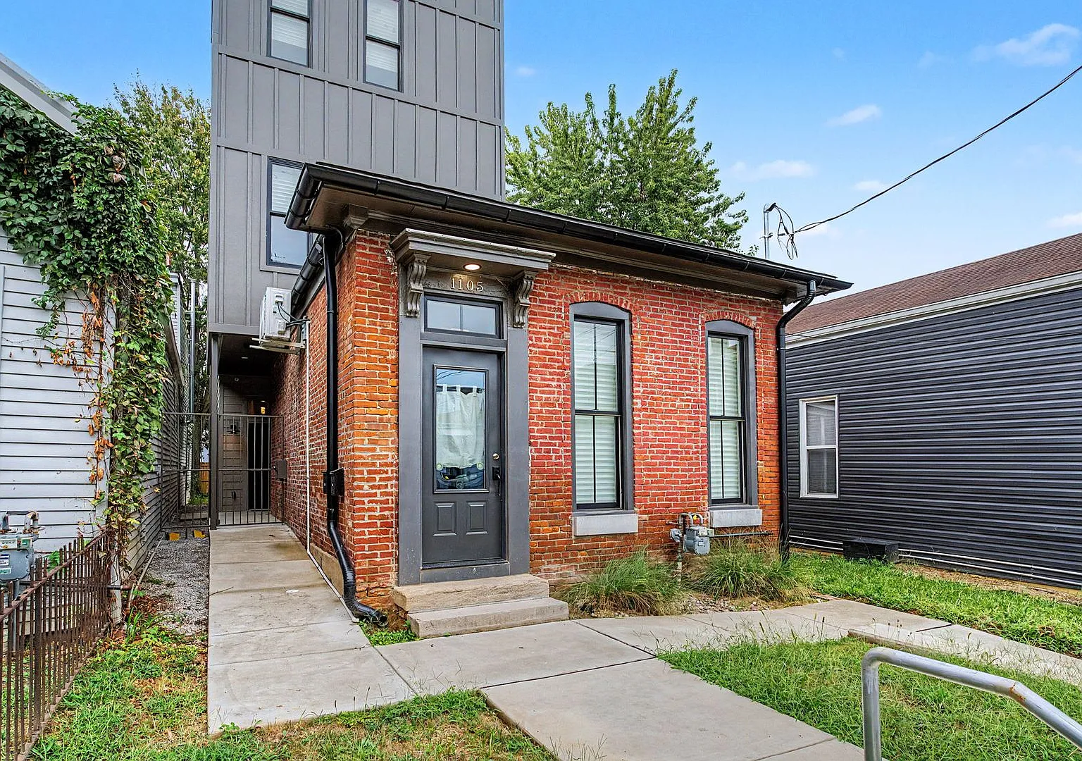 Modern 3-Story Smoketown Home Near Logan Street Market — Photo 2
