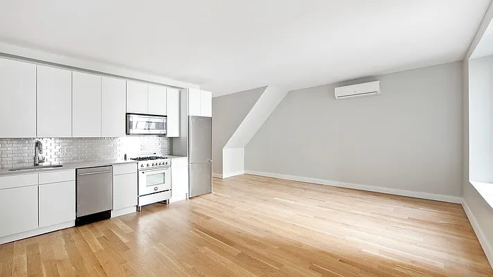 Rented by Nooklyn NYC LLC | media 13