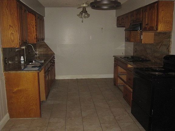 5th image of 411 Ashland Dr