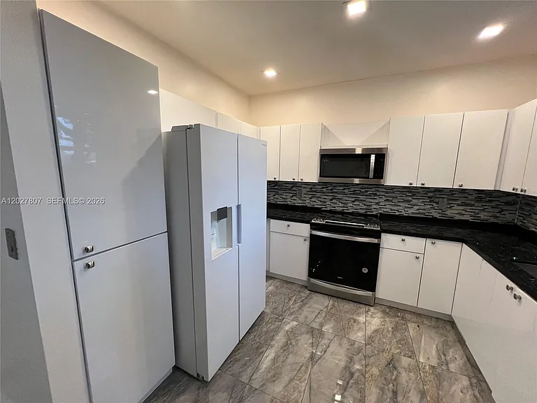 254 Riverwalk Cir #254 — Photo 9