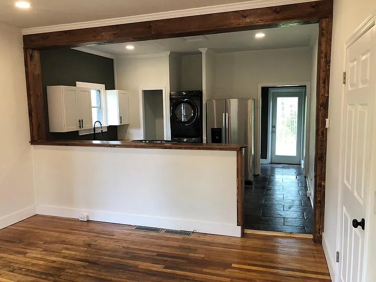 405 Adamson Ave — Photo 5
