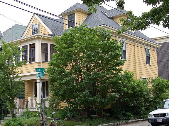 Corner lot allows for extra light
