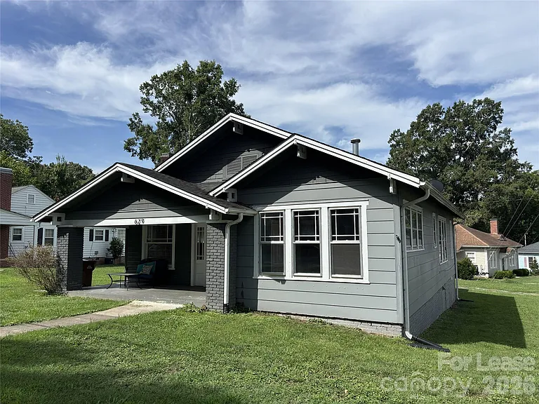 629 N Cedar St — Photo 15