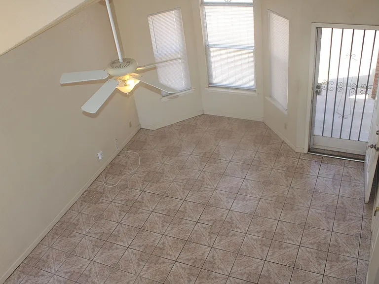 10936 Whitehall Dr — Photo 24