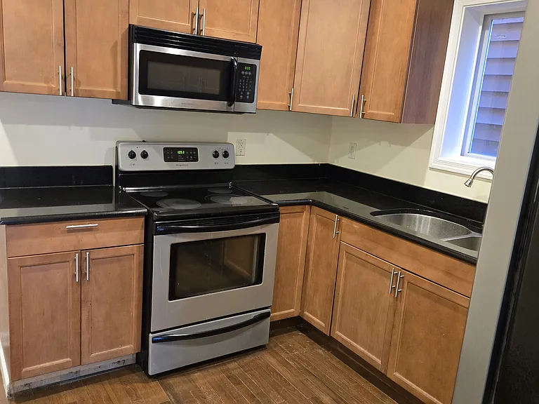 2218 Chester St SE — Photo 5