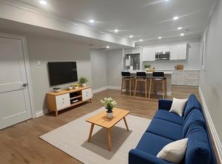 19 Mount Hood Rd APT 2, Boston, MA 02135