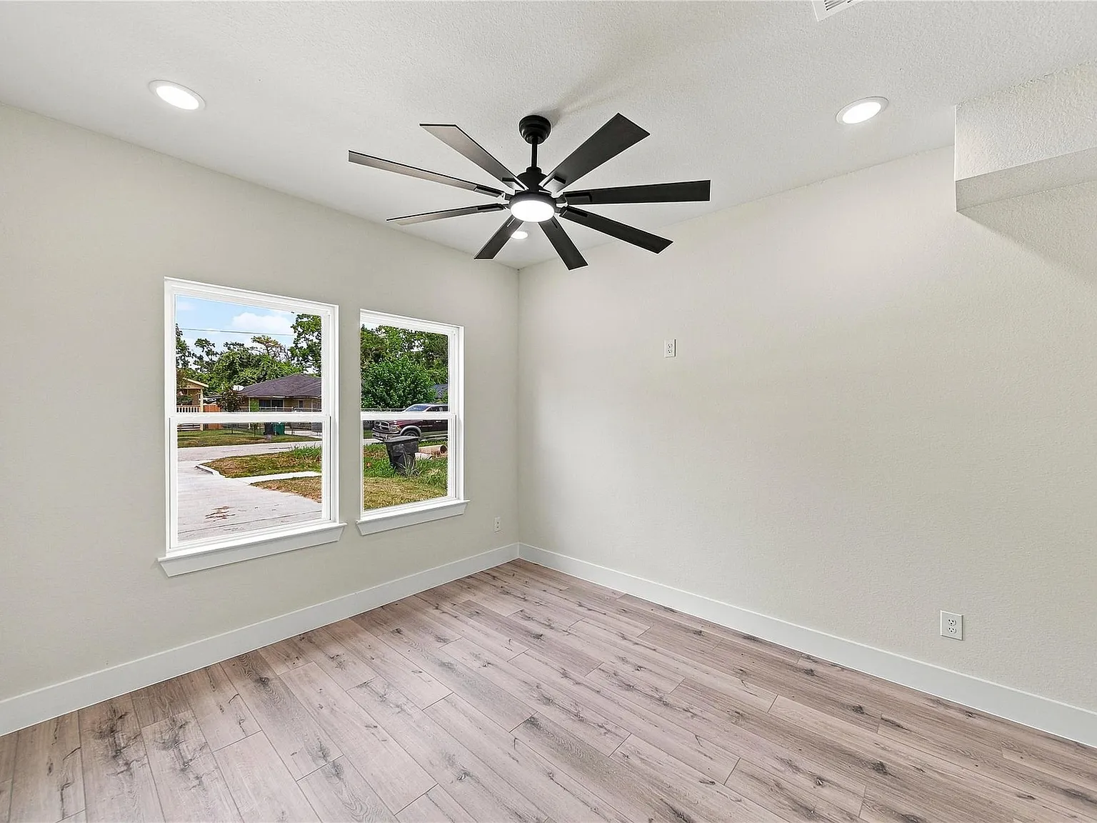 3 bed, 2.5 bath, 1400 sqft, $1,950 — Photo 4
