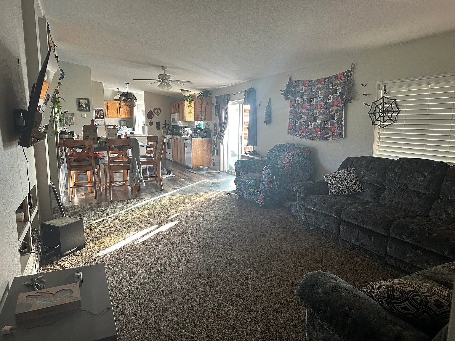 4 bed, 2052 sqft, $1,000 — Photo 4