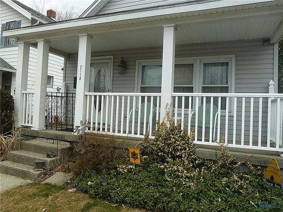 3rd image of 2118 Woodford St