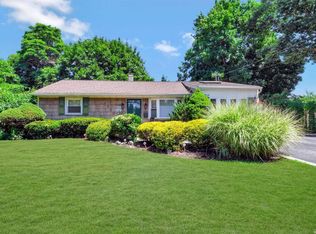 1023 Udall Rd, Bay Shore, NY 11706