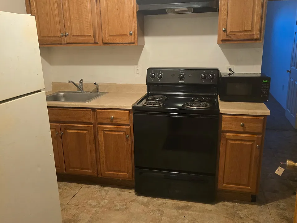 50 Maplewood Ave #1