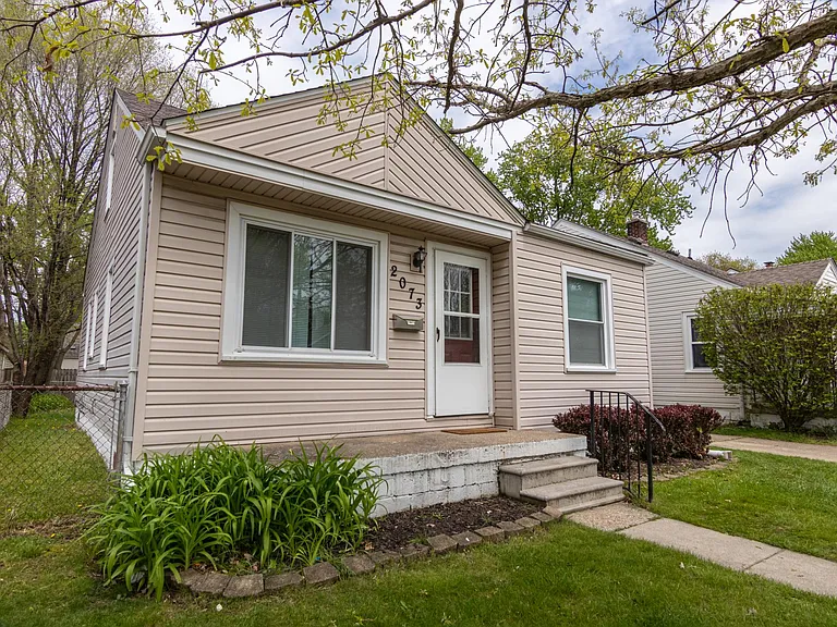 2073 Garfield St — Photo 17