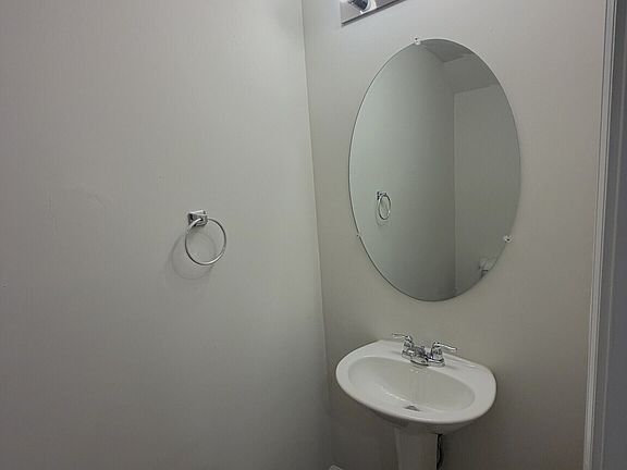 5th image of 506 Amelia Ct