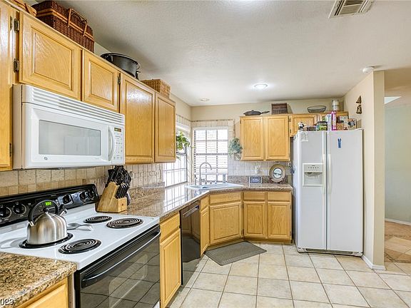 2nd image of 2810 Mirage Rd