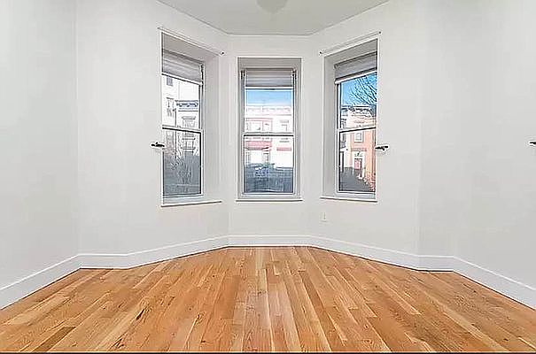 1st image of 781 Lincoln Pl #3