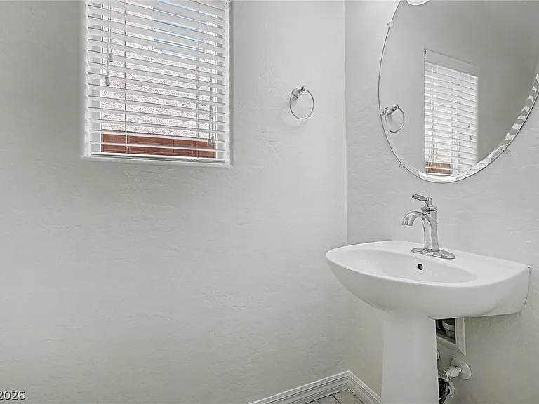 2608 Romarin Ter — Photo 13
