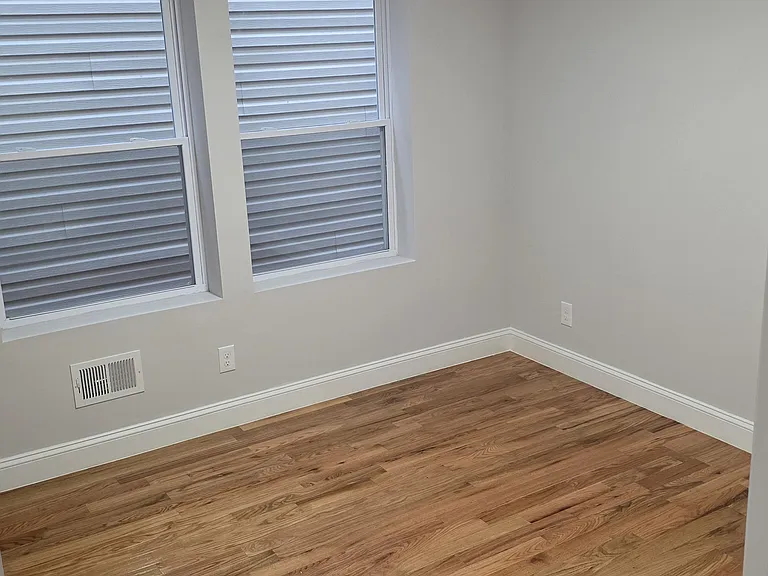 465 Hawthorne Ave #1 — Photo 3