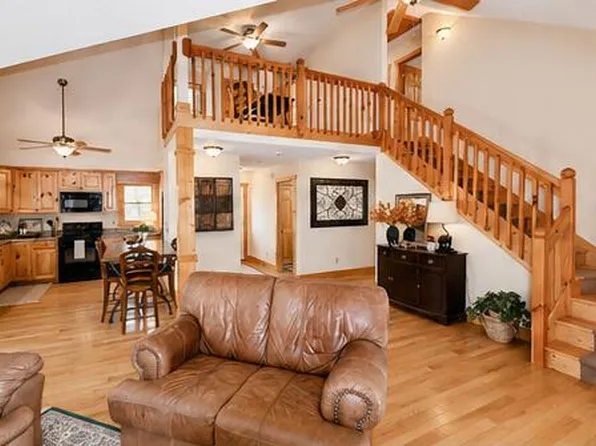 143 Hidden Lake Cir, Ellijay, GA 30536