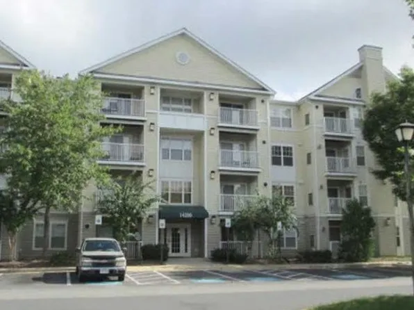 14200 Farnsworth Ln APT 204, Upper Marlboro, MD 20772