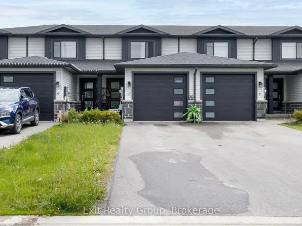 7 Dewal Pl, Belleville, ON K8P 0H3