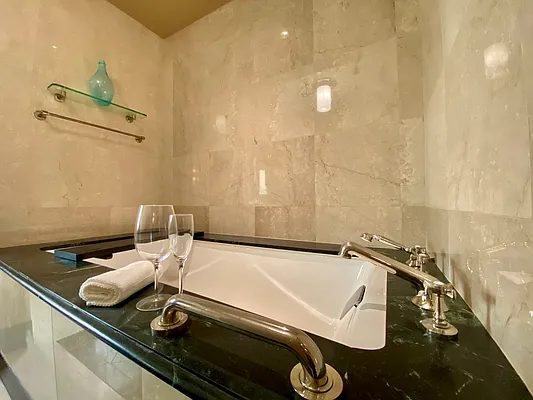 Rented by Compass | media 9