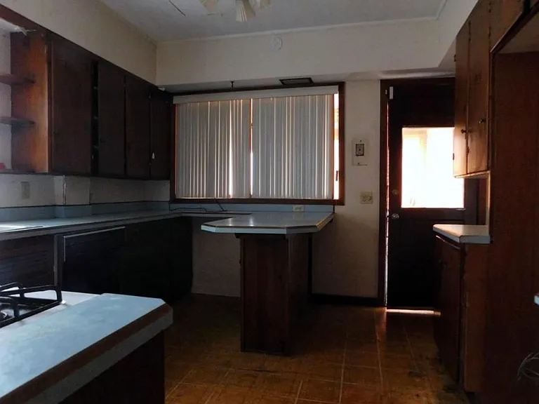 23 Bennett Ave — Photo 9