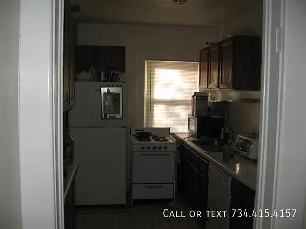 936 Mary St — Photo 25