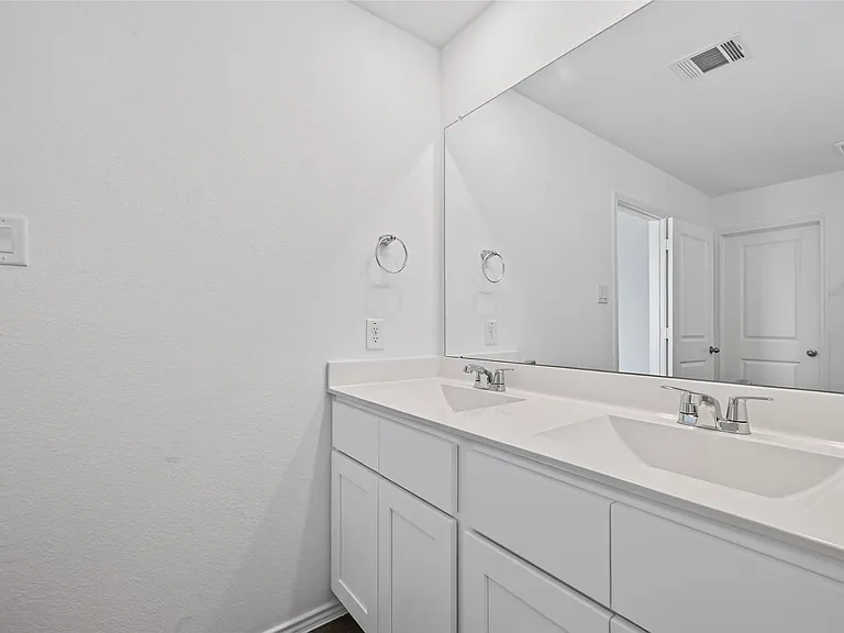 3030 Holland Lakes Dr — Photo 38