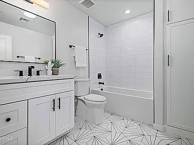 8725 E Malcomb Dr — Photo 27