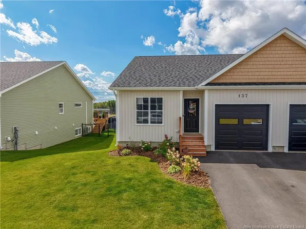 137 Glennorth St, Fredericton, NB E3G 0A6