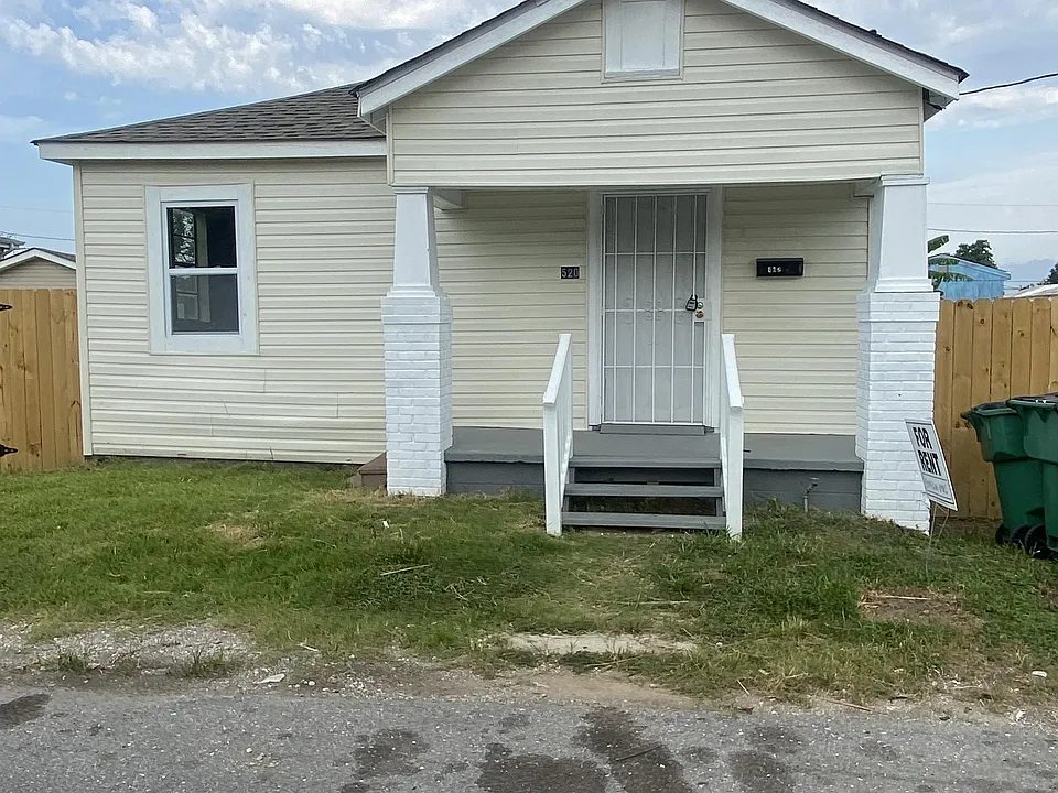 520 Robinson Ave