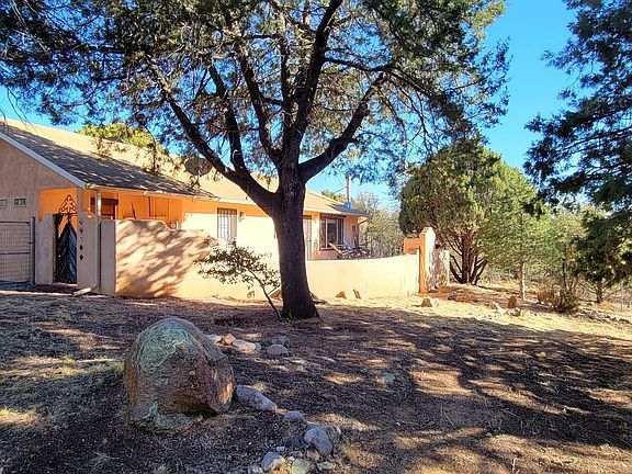 3rd image of 14 Coyote Canyon Rd