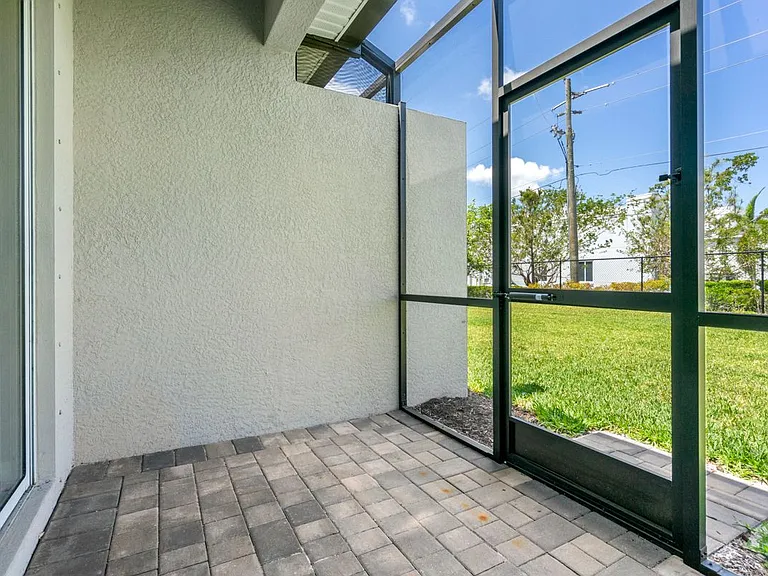 4264 Lemongrass Dr — Photo 17