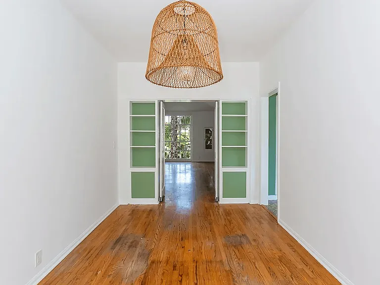 8491 Fountain Ave — Photo 31