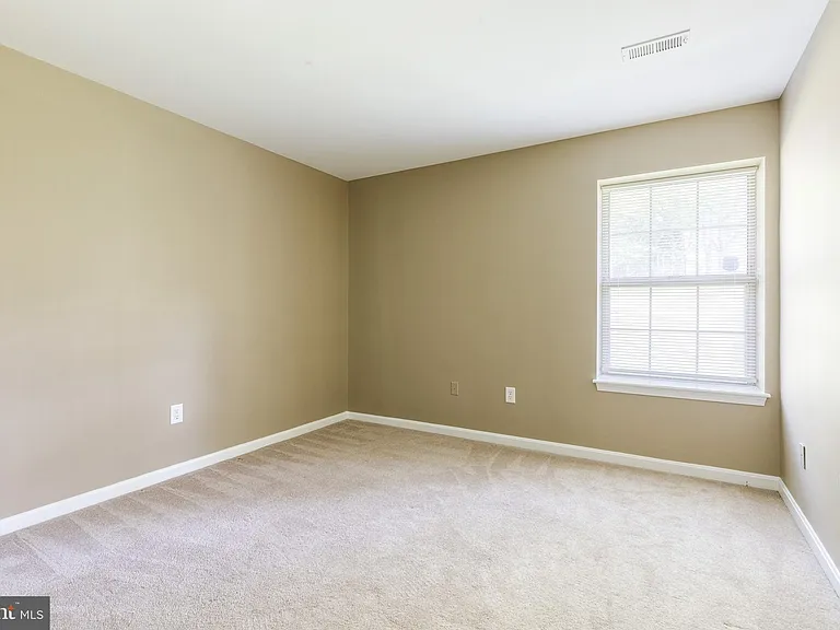 3512 Thomas Pointe Ct #1B — Photo 8