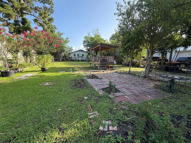 14005 Longview St — Photo 11