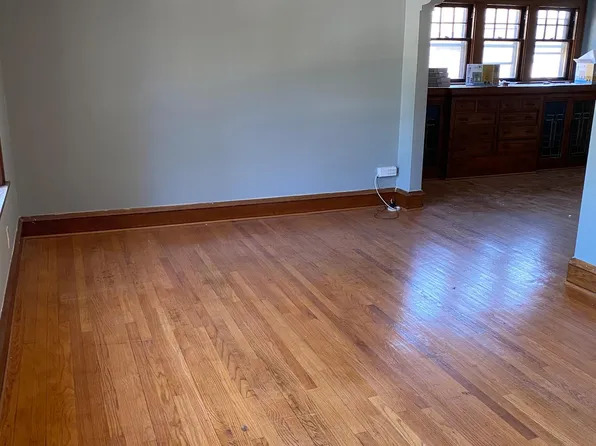 5803 W Wells St, Wauwatosa, WI 53213