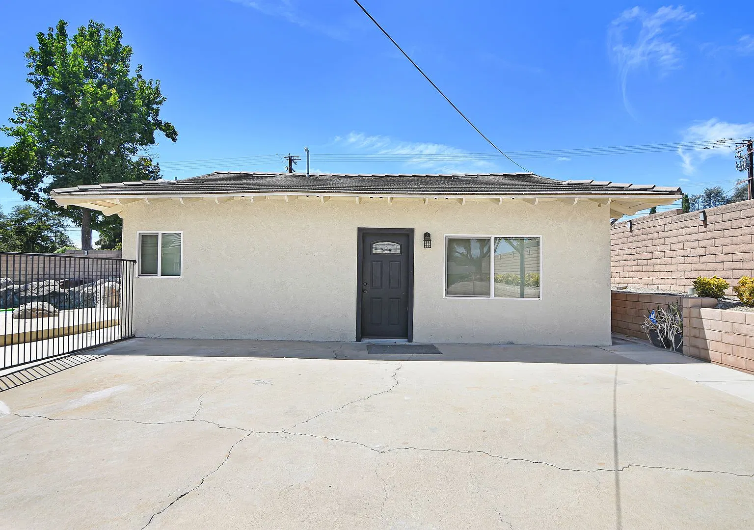 1913 N Vallejo Way — Photo 3