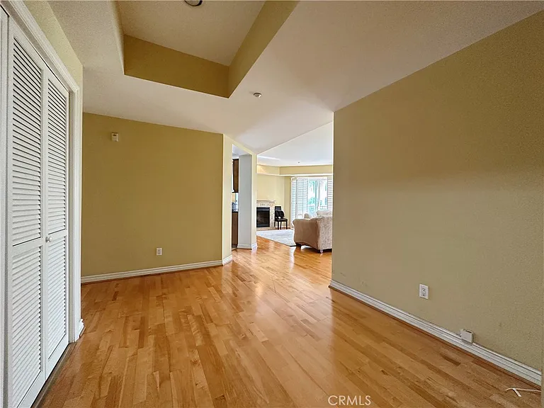 320 S Willaman Dr #402 — Photo 5