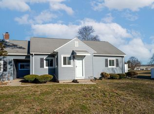 1095 Pendleton Ave, Chicopee, MA 01022