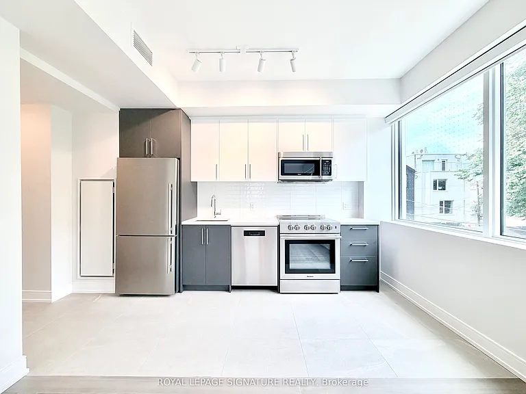 664 Spadina Ave #204 — Photo 2