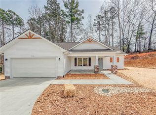 554 Fairfield Rd, Walhalla, SC 29691