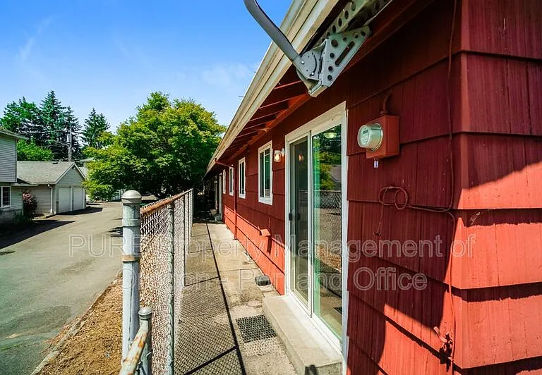 1313 SE 130th Ave — Photo 4